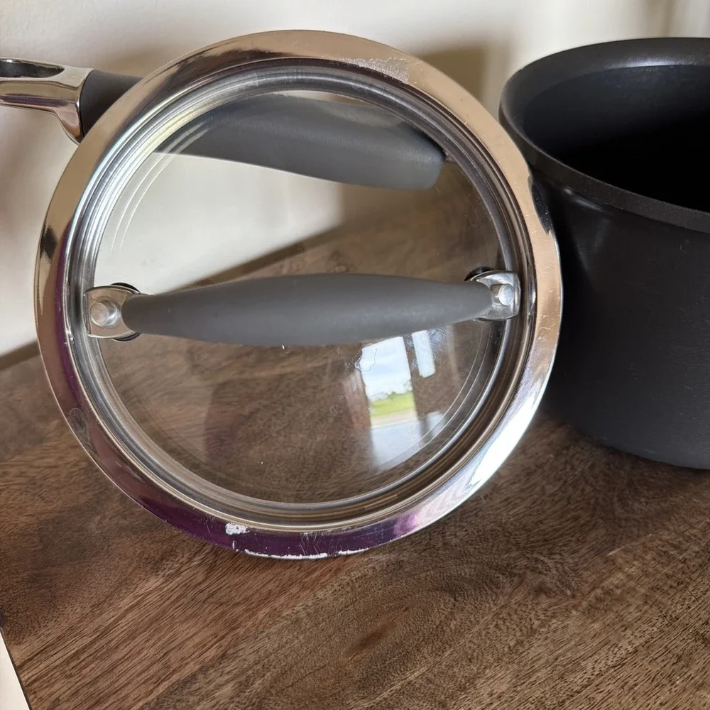The Pampered Chef 3 Quart Hard-Anodized‎ Non-Stick Sauce Pan With Lid